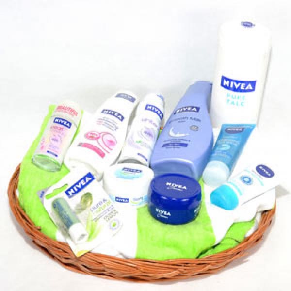 Cosmetics and Spa Hampers